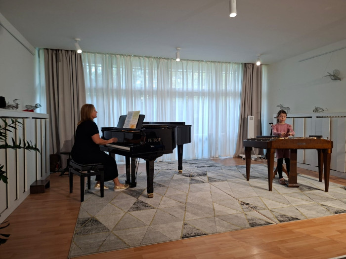 Koncert Pódium mladých talentov na Sekulskej 3 a výstava prác žiakov výtvarného odboru.